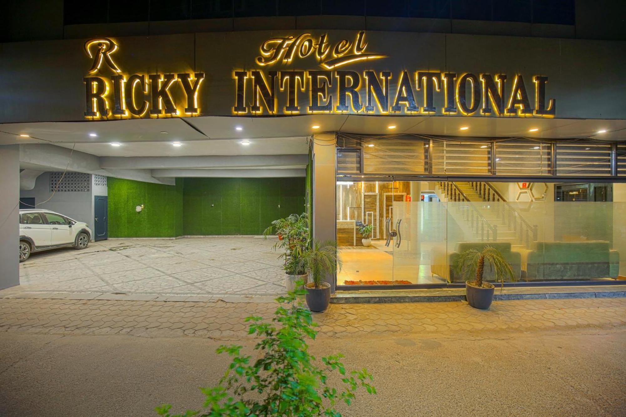 Hotel Ricky International Αμριτσάρ Εξωτερικό φωτογραφία